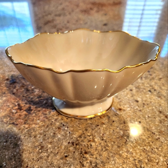 💫LENOX💫Oval Bowl - Picture 1 of 3